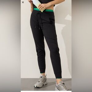 Athleta Trekkie north jogger